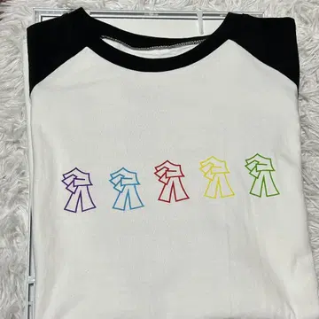 A! group 데뷔 셔츠