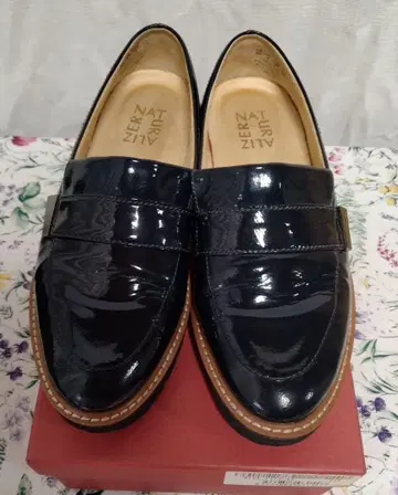 [새상품급] REGAL 네이비 에나멜 로퍼 23cm