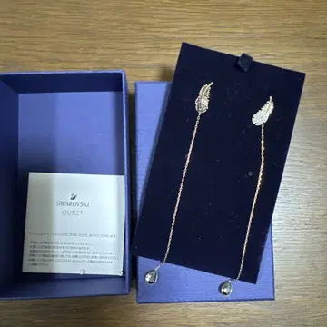 Swarovski 깃털 모티브 롱 귀걸이