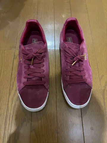 PUMA 버건디 스웨이드 스니커즈