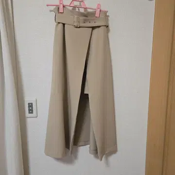 벨트 포함 베이지 롱 스커트
