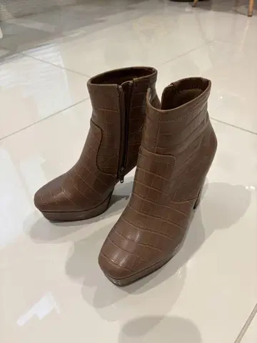 미사용에 가까운 RANDA 브라운 크로커다일풍 하이힐 부츠 M 사이즈