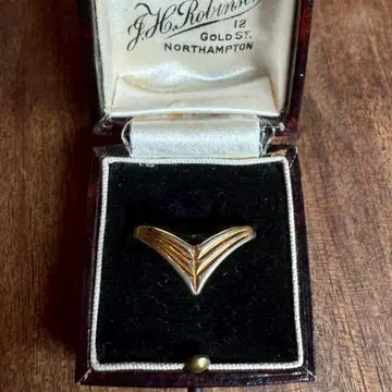 [프랑스발] 빈티지 반지 [V] 디자인