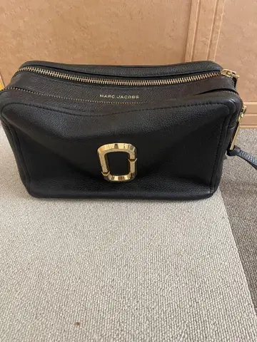 MARC JACOBS 블랙 숄더백