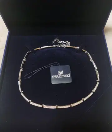 Swarovski 크리스탈 장식 목걸이 거의 미사용