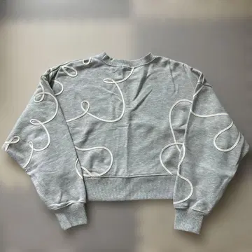 LOWRYS FARM 자수 기모 풀오버