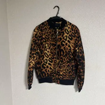 ZARA 레오파드 무늬 봄버 자켓 EU M