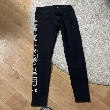 미사용 새상품 UNDER ARMOUR 블랙 레깅스 M