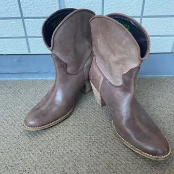 DAKOTA 브라운 힐 웨스턴 부츠