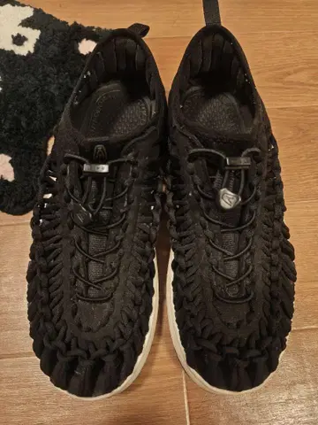 KEEN 뜨개질 디자인 블랙 샌들 black