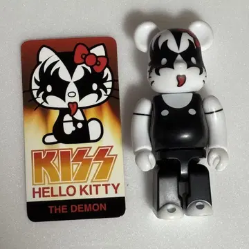 베어브릭 KISS 헬로키티 카드 포함