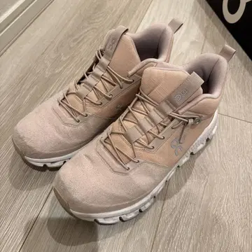 온스니커즈 클라우드 하이 25.5cm 핑크