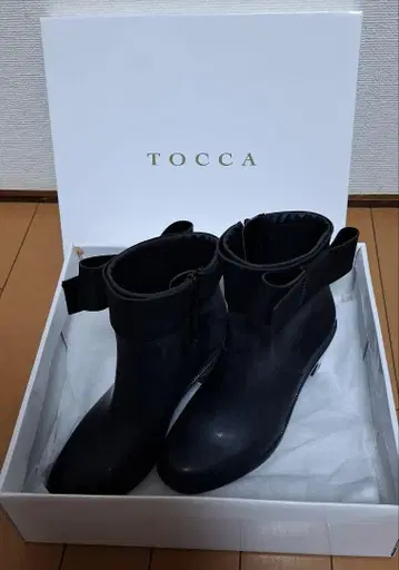 TOCCA 베이지 리본 포함 레인부츠 M 사이즈