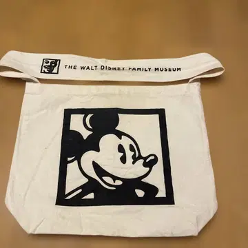Walt Disney Family Museum 한정판 숄더백