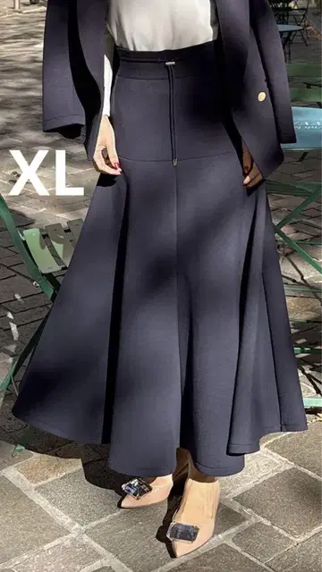 JENNE 새상품급 25ss 일본제 슬림 컷 스커트 XL 사이즈 네이비