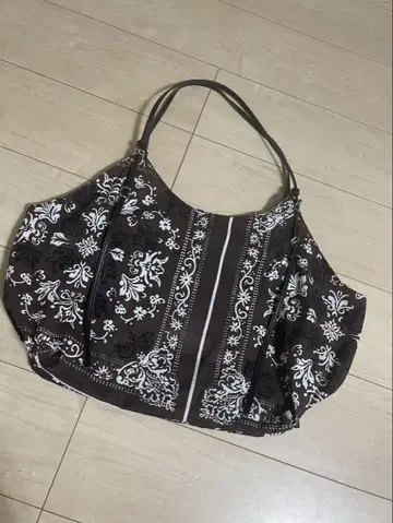 ZARA 프린트 패턴 토트백