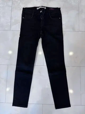 ZARA TRAFAALUC 블랙 스키니 데님