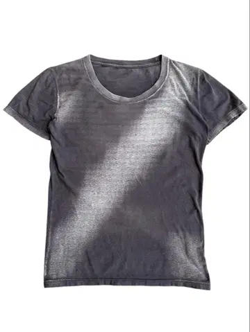 line faded border pattern cutsew