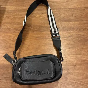 Desigual 블랙 숄더백 스트라이프