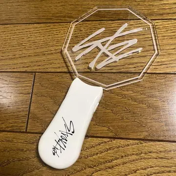 Stray Kids 초기 응원봉