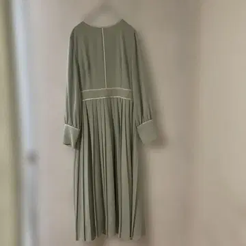 [ 새상품급 ] 내추럴 뷰티 베이직 / 플리츠 원피스