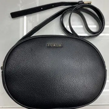 FURLA 블랙 가죽 숄더백