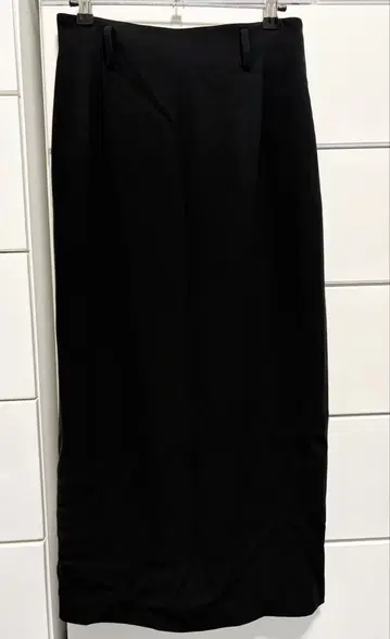 요시에 이나바 롱 타이트 스커트 백 슬릿