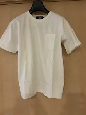 스튜디오 다치산 스빈 골드 화이트 T셔츠 S 사이즈