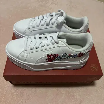 PUMA 통굽 스니커즈 미사용 새상품