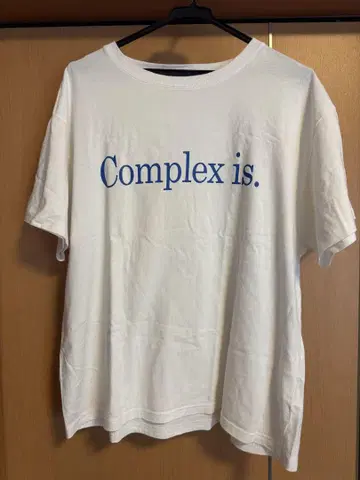 student apathy 화이트 T셔츠 Complex is.
