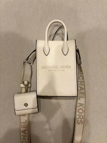 MICHAEL KORS 화이트 미니 숄더백