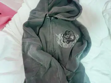 갈피 후드티
