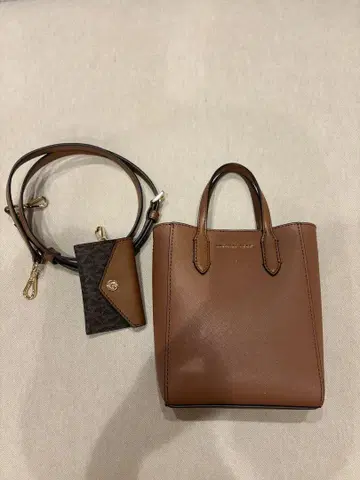 MICHAEL KORS 브라운 숄더백