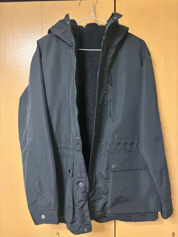 GU 안쪽 플리스 블랙 마운틴 파카