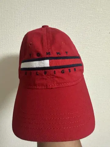 TOMMY HILFIGER 레드캡