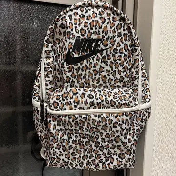 NIKE 레오파드 무늬 백팩