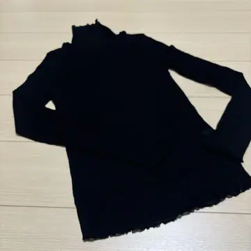 블랙 터틀넥 긴팔 니트