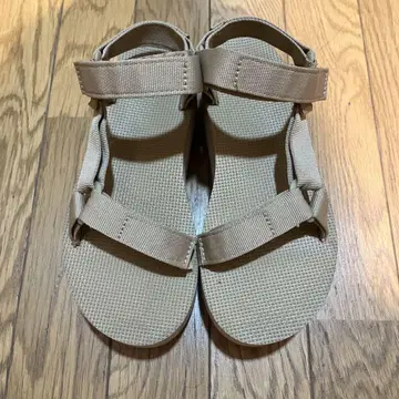 Teva 통굽 샌들 베이지