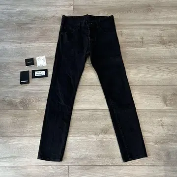 디스퀘어드 Skater Jean S74LB0617