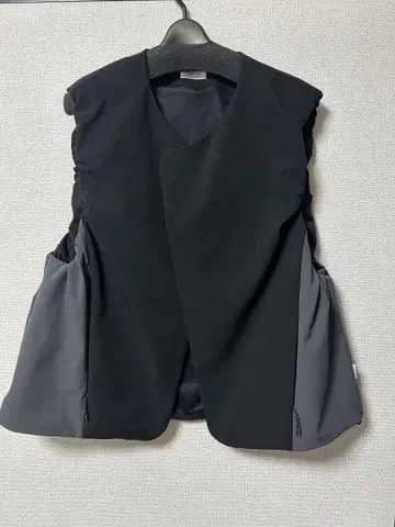 CLESSTE soft shell utility vest