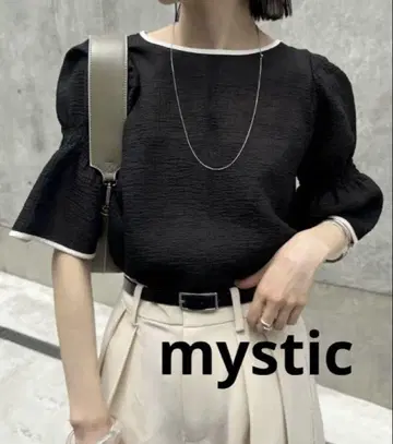 mystic 반팔 배색 파이핑 블라우스 블랙