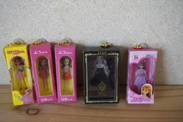 리카짱 미니어처 가챠가챠 키링 레트로
