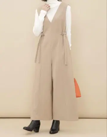 [ ADAMETROPE ] 새상품급 가을 겨울 의류 새상품급 성인 살로펫