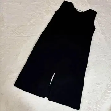 AZULbyMOUSSY 아즈르 롱 니트 베스트 백 슬릿 블랙 V넥