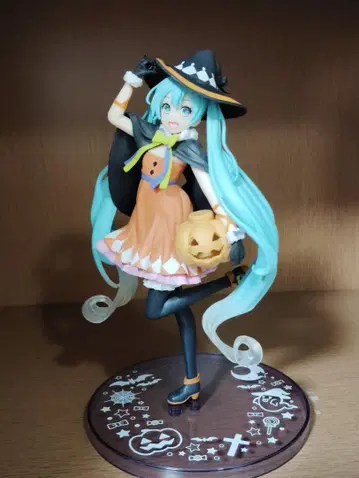 하츠네 미쿠 피규어 할로윈