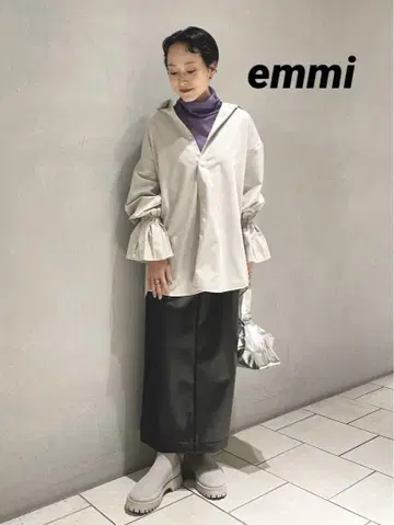 emmi 트리코 시어 하이넥 상의 퍼플 긴팔