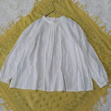 컨디션 최상 nest Robe 린넨 스탠드 프릴 개더 블라우스 2way