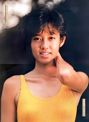하야미 유 옐로우 컬러 탱크탑 A1 광택 사진 포스터