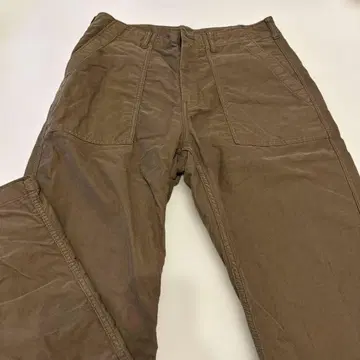 [컨디션 최상] UNIQLO 브라운 워크 팬츠 M 사이즈