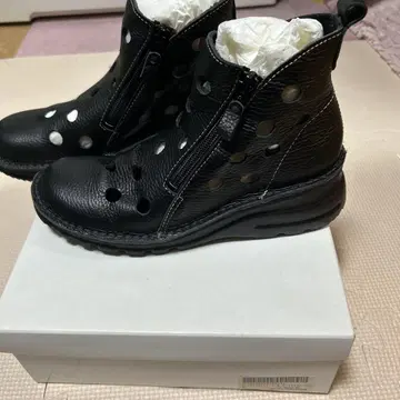 새상품 JS 하트 라벨 일본제 가죽 부츠 23.5cm 4E